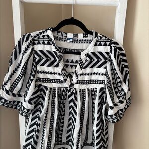 Old Navy Black and White Patterned Blouse